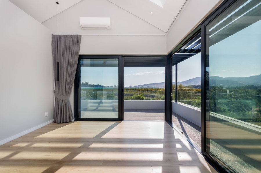 5 Bedroom Property for Sale in Val De Vie Estate Western Cape